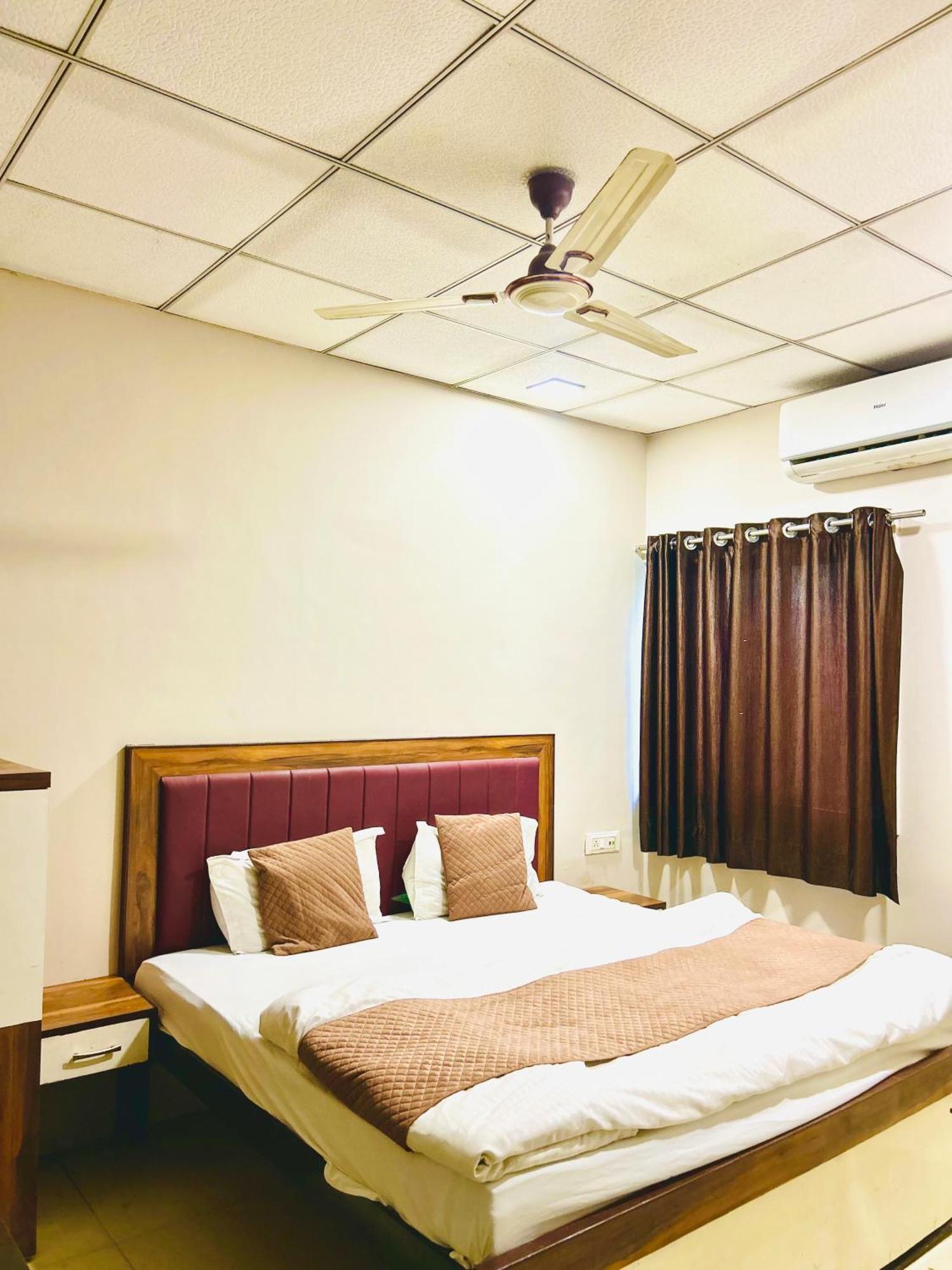 Jagtara Residency Hotel Indore Exterior foto